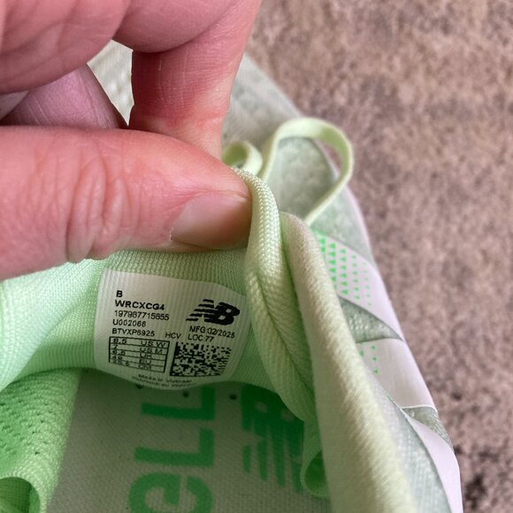 New Balance Super Comp Trainer v3 Women's 8.5 - Picture 3 of 4